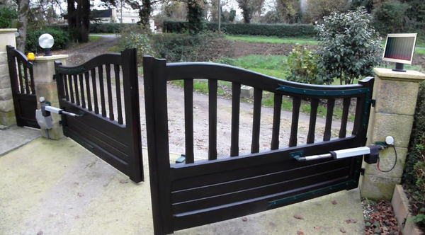 HC812-400 SOLAR Ducati Home apricancello ad alimentazione solare HC812-400 SOLAR Ducati Home apricancello ad alimentazione solare